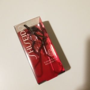 Shiseido Eyelash Curler.